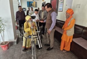 जिलाधिकारी द्वारा जन सुनवाई में सुनी समस्याएं, त्वरित समाधान से बुजुर्ग के चेहरे पर लौटी मुस्कान*