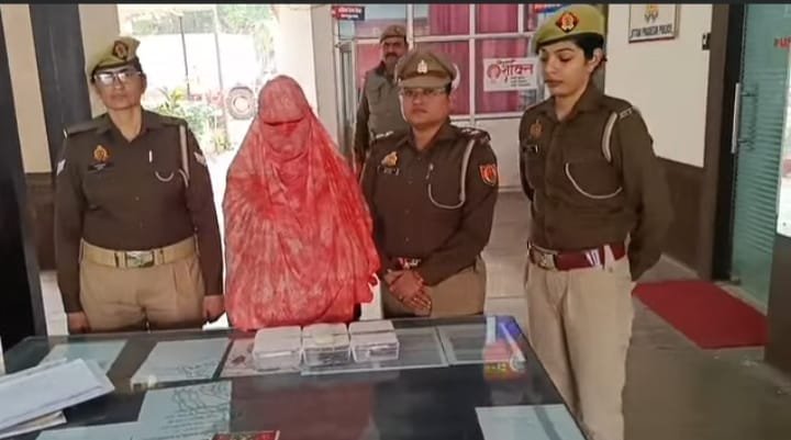 पब्लिक की सतर्कता से खुला राज झांसी में पकड़ी गई जालौन की शातिर चोरनी