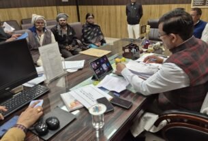 जनसुनवाई में जिलाधिकारी ने किया 27 शिकायतों का त्वरित निस्तारण*