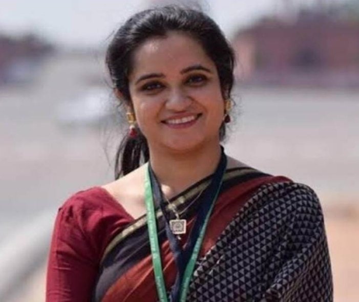 कलेक्टर श्रीमती गर्ग ने मंदसौर होली उत्पाद स्टॉल का किया शुभारंभ