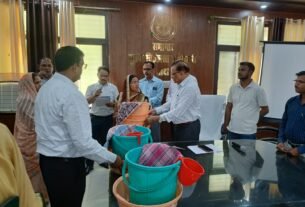 राष्ट्रीय फाइलेरिया उन्मुलन कार्यक्रम के अन्तर्गत मुख्य चिकित्सा अधिकारी ने बाटी किट