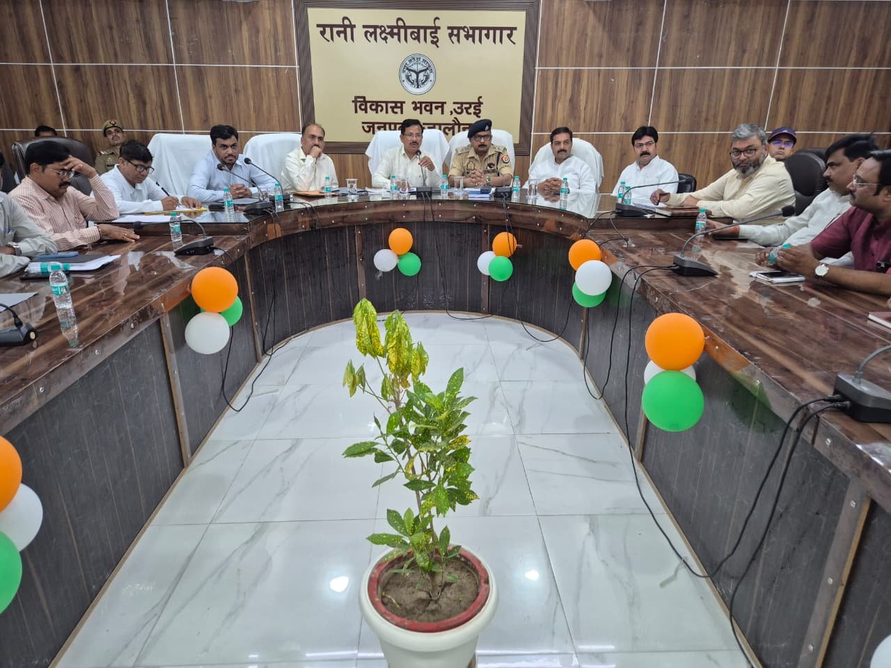 सुदृढ़ आपूर्ति व्यवस्था पर प्रशासन सख्त, कालाबाजारी पर होगी कड़ी कार्रवाई