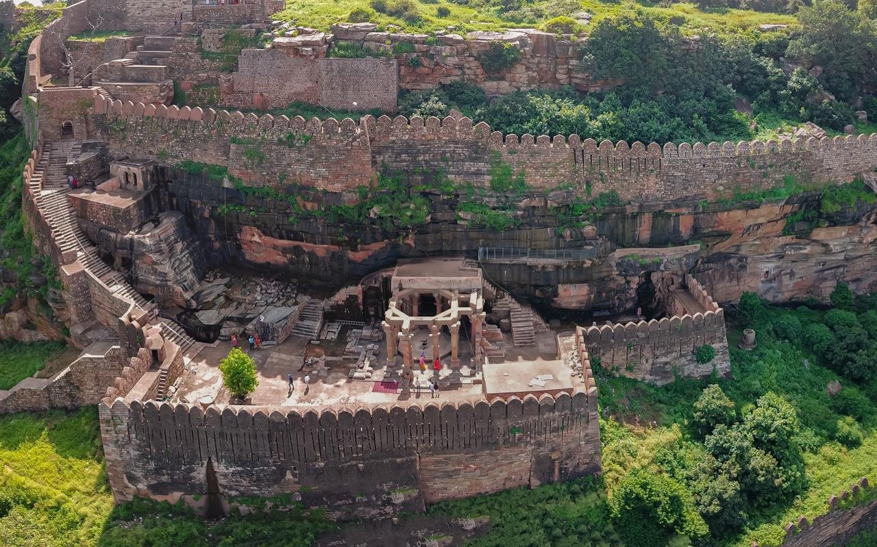 चित्रकूट में श्रद्धालुओं के लिए विशेष पैकेज और बेहतर कनेक्टिविटी से पर्यटन को लगेंगे पंख*