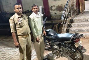 यात्री की खोयी हुयी मोटर साइकिल को जीआरपी बाँदा पुलिस