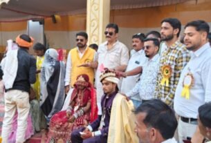 नेशनल पत्रकार एसोसिएशन के तत्वावधान में सात कन्याओं का निःशुल्क विवाह महायज्ञ सम्पन्न, डॉ. संदीप सरावगी रहे उपस्थित 