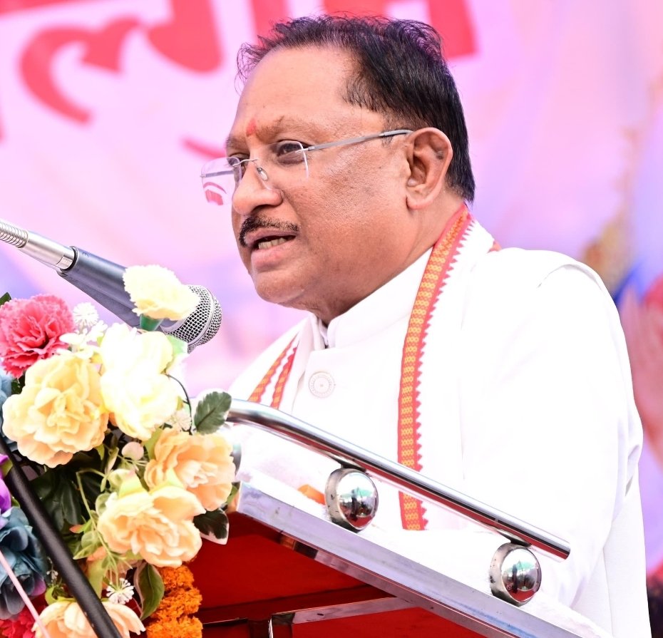 मुख्यमंत्री श्री विष्णु देव साय कबीर मठ आश्रम में आयोजित सद्गुरु कबीर संत सम्मेलन में हुए शामिल*