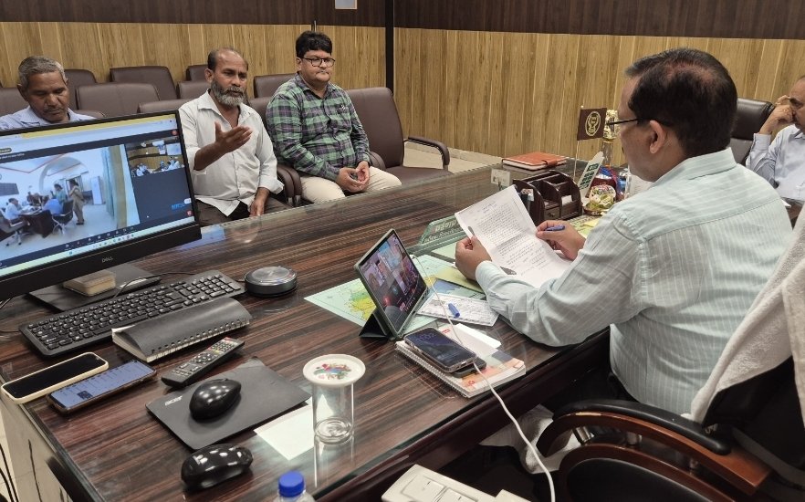 जनसुनवाई में जिलाधिकारी ने , शिकायतों के समयबद्ध निस्तारण के दिए निर्देश*