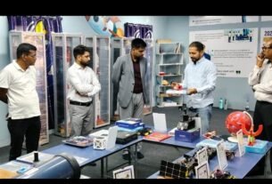 *कलेक्टर ने डॉ. पदुमलाल पुन्नालाल बख्शी स्कूल में स्थापित आधुनिक स्पेस लैब का किया निरीक्षण*
