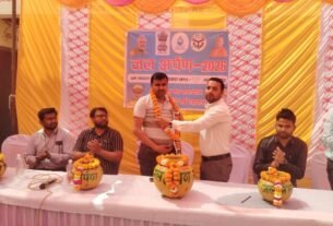 विकास खण्ड महुआ के ग्राम देवरार में हुआ जल अर्पण कार्यक्रम का आयोजन-