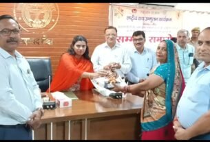 जनपद की टीबी मुक्त घोषित हो चुकी कुल 18 ग्राम पंचायतें जिलाधिकारी द्वारा महात्मा गाँधी की प्रतिमा एवं प्रमाणपत्र से हुईं सम्मानित*