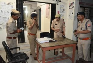 कोतवाली कालपी का आकस्मिक निरीक्षण, अभिलेखों व कार्यप्रणाली की समीक्षा