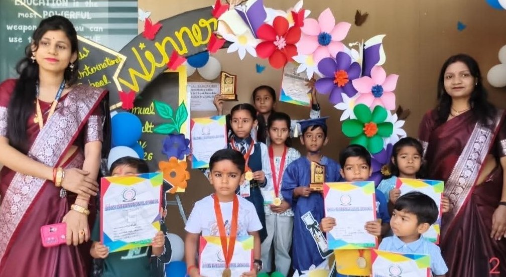 न्यू दून इंटरनेशनल स्कूल में वार्षिक परिणाम घोषित, मेधावियों का सम्मान