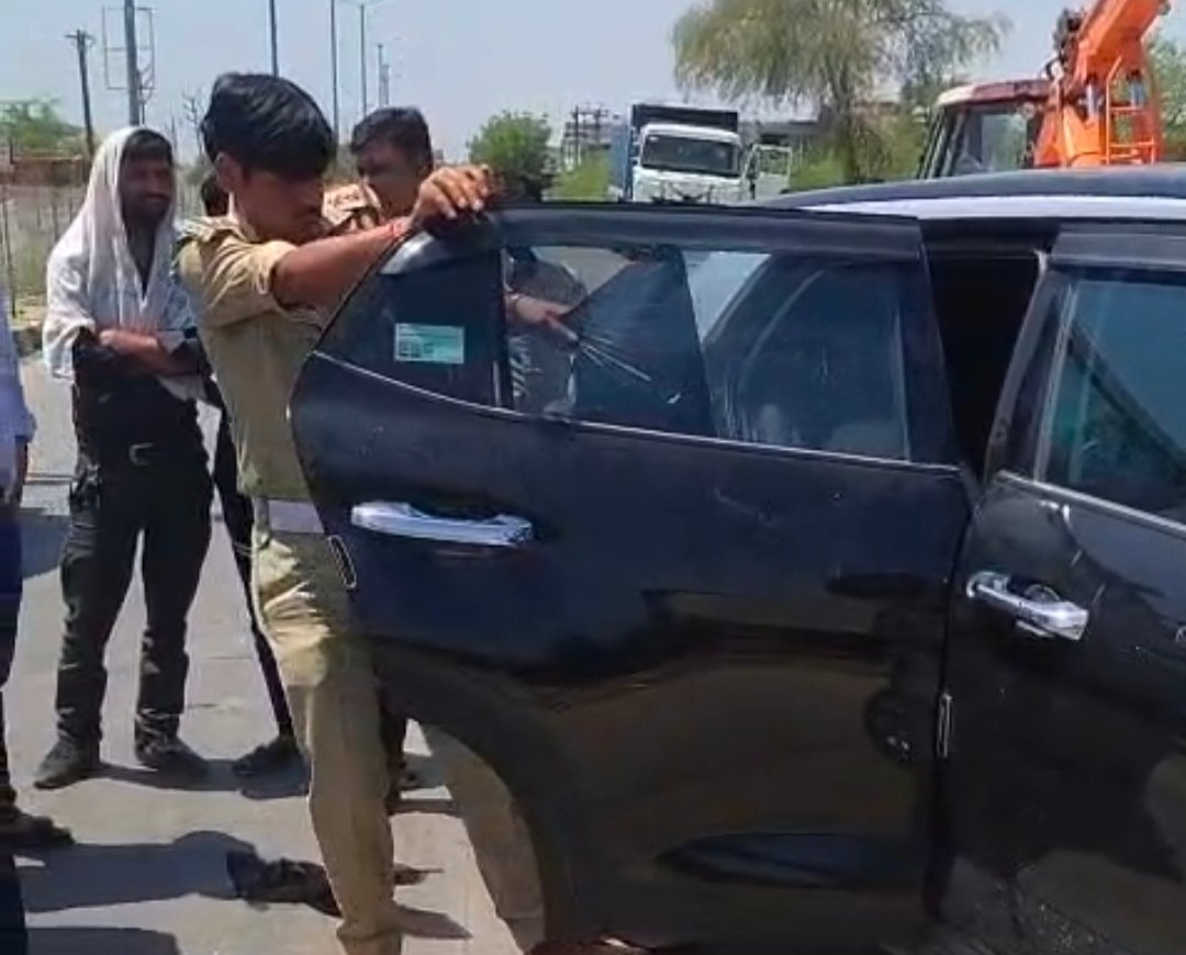 यातायात प्रभारी ने परखी शहर की यतायात व्यवस्था को