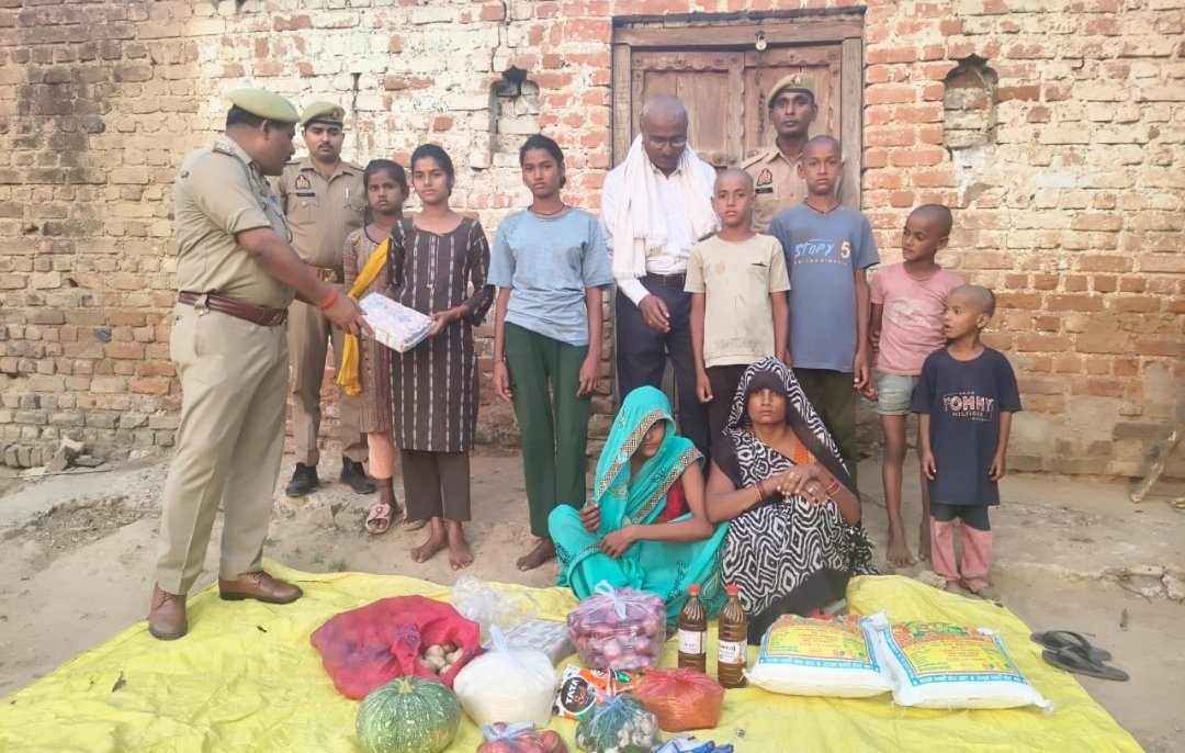 जमीन विवाद में दो भाइयों की मौत के बाद बेसहारा परिवार की मदद को आगे आई पुलिस