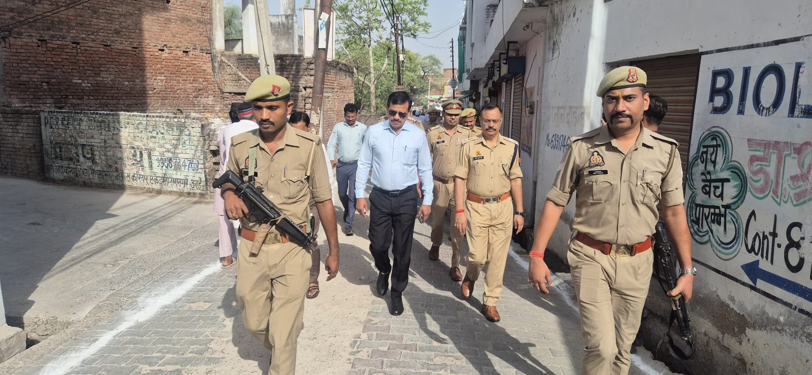  *उरई, कालपी सहित संवेदनशील क्षेत्रों में लगातार भ्रमण, ड्रोन व पुलिस बल की निगरानी से बना सौहार्दपूर्ण माहौल* 