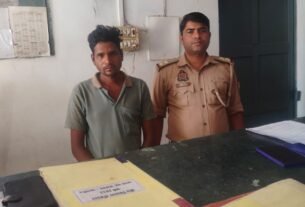 थाना एट पुलिस ने 15 क्वार्टर नजायज देसी शराब पकड़ी ग्राम सोमई पुलिया के पास से प्रदीप बरार गिरफ्तार