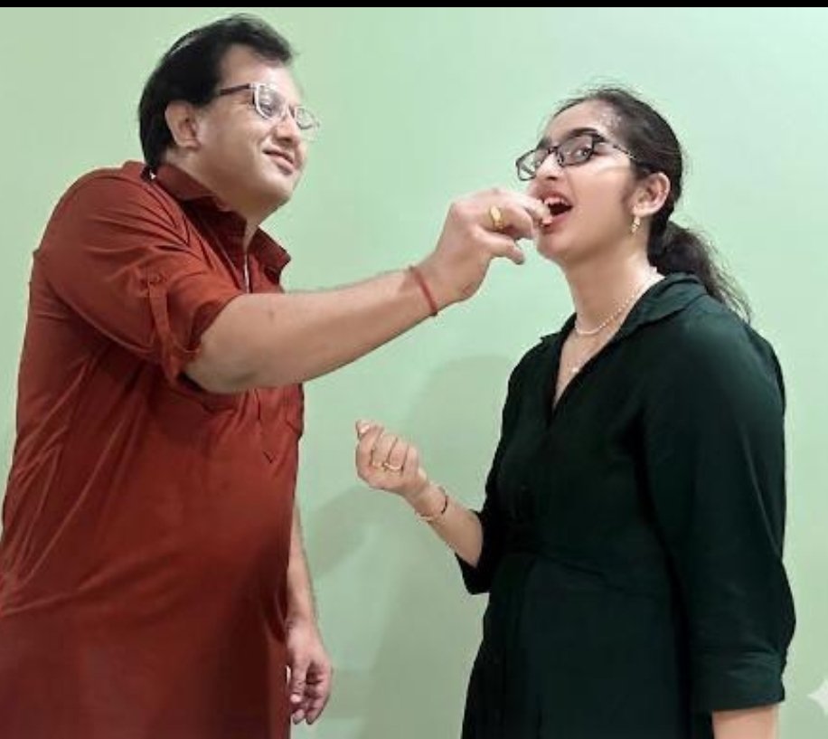 बांदा की अनुष्का श्रीवास्तव ने सीबीएसई 12वीं बोर्ड परीक्षा में 94.8% अंक प्राप्त कर बढ़ाया जनपद का मान* 