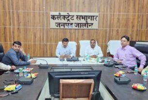 जनप्रतिनिधियों, मीडिया कर्मियों ने स्वयं भरी स्व-गणना, जनपदवासियों से भी की सहभागिता की अपील* 
