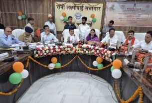 जनहित में लापरवाही बर्दाश्त नहीं, प्रभारी मंत्री ने विकास योजनाओं और कानून-व्यवस्था की समीक्षा में अधिकारियों को दिए निर्देश* 