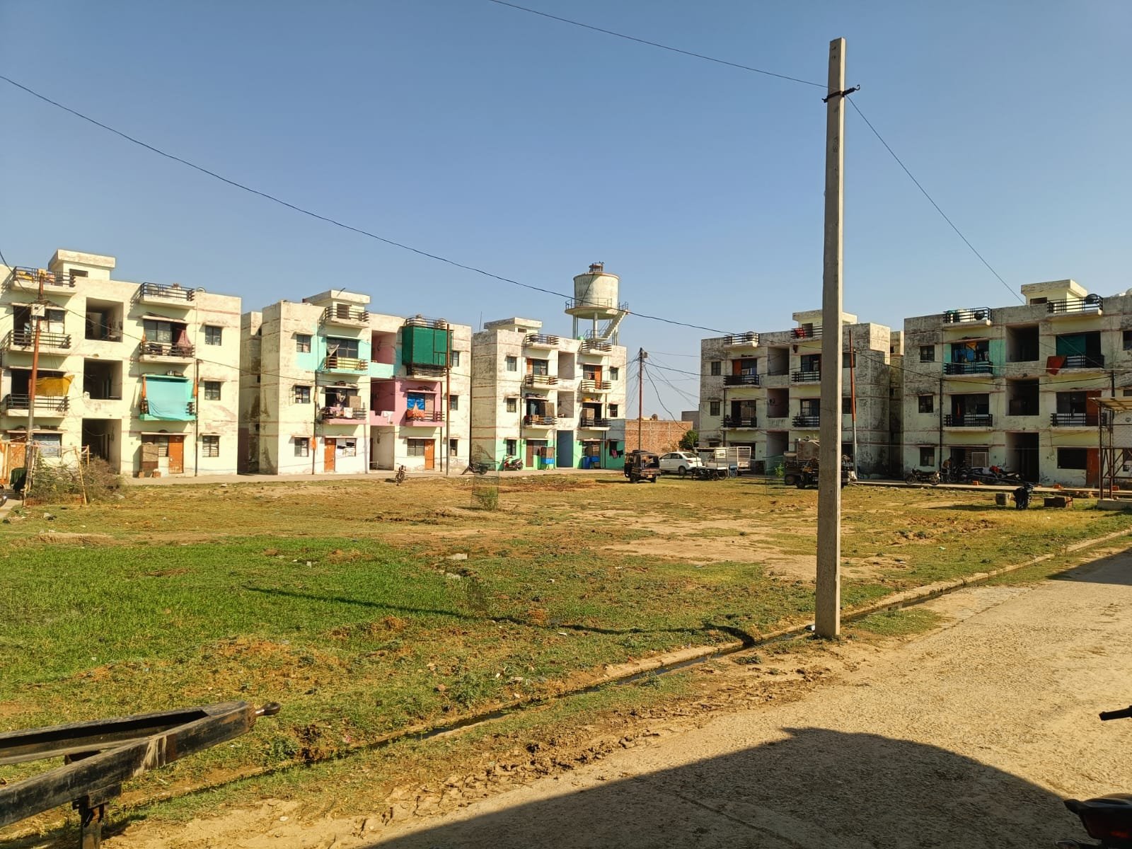 आसरा कॉलोनी में बड़ा खेल! बेघर गरीबों को नहीं मिली छत, संपन्न लोगों पर आवास हथियाने के आरोप*