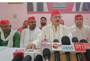 समाजवादी पार्टी कार्यालय बिजली खेड़ा बांदा में संवेदनशील मुद्दा अवैध खनन, ओवर लोडिंग, आदि के विषय में प्रेस वार्ता संपन्न हुई