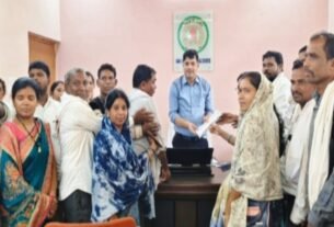 जनपद सरपंच संघ ने एसडीएम को सौंपा ज्ञापन, बताया पंचायतों में सही समय पर पर्याप्त राशन सामाग्री नही पहुँचने से हो रही परेशानी*
