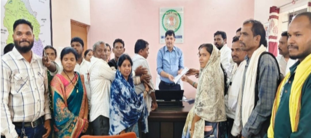 जनपद सरपंच संघ ने एसडीएम को सौंपा ज्ञापन, बताया पंचायतों में सही समय पर पर्याप्त राशन सामाग्री नही पहुँचने से हो रही परेशानी*