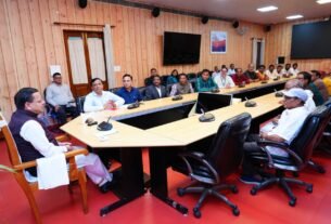 देवभूमि और छत्तीसगढ़ के बीच बढ़ा वैचारिक सेतु:मुख्यमंत्री श्री धामी से मिले छत्तीसगढ़ के मीडिया प्रतिनिधि*