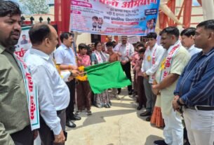स्कूल चलो अभियान को मिला नया उत्साह, जिलाधिकारी व पुलिस अधीक्षक ने रैली को दिखाई हरी झंडी*
