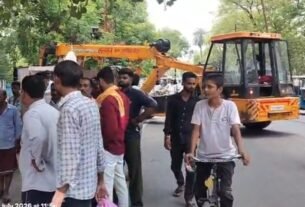 *बांदा में अतिक्रमण पर चला प्रशासन का बुलडोजर, सड़क सुरक्षा को लेकर सख्त कार्रवाई*