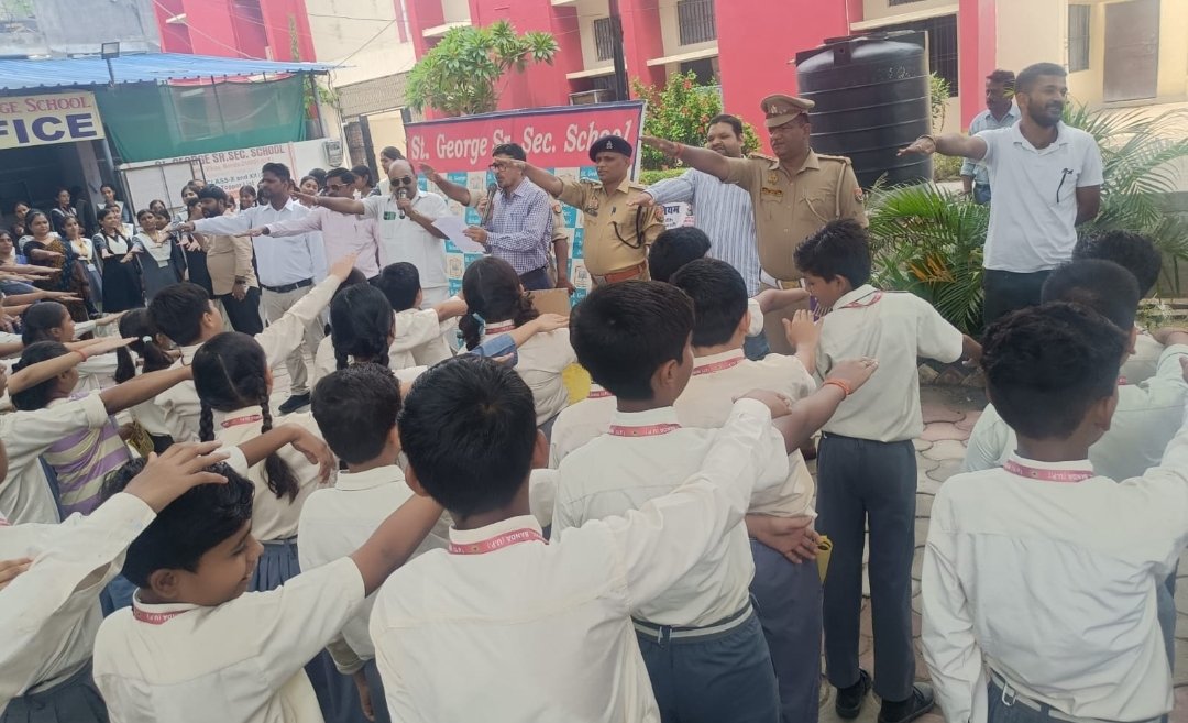 सड़क सुरक्षा जागरूकता अभियान: सेंट जॉर्ज स्कूल में एएसपी शिवराज ने विद्यार्थियों को दिए सुरक्षित भविष्य के मंत्र*