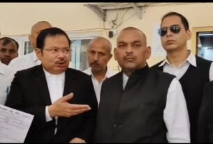 छात्रों पर लाठीचार्ज के विरोध में बार एसोसिएशन बांदा ने राष्ट्रपति को भेजा ज्ञापन*
