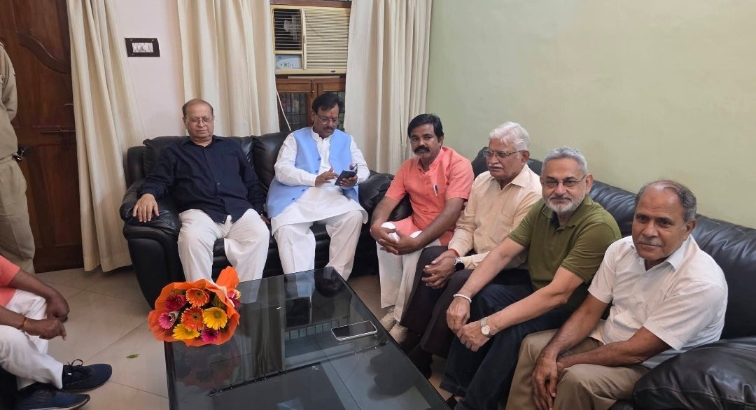 समिति ने अभिषेक मेमोरियल पार्क में ओपन जिम स्थापना हेतु विधायक ओ. पी. श्रीवास्तव का आभार व्यक्त किया