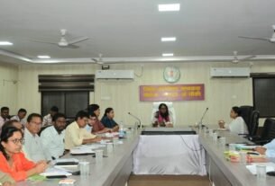 नक्सल पुनर्वास नीति के प्रभावी क्रियान्वयन के साथ पात्र हितग्राहियों को मिले योजनाओं का लाभ – कलेक्टर श्रीमती तुलिका प्रजापति*